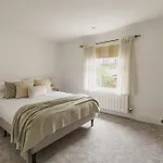 Heathmere- Lovely Views, Free Parking, Pet Friendly * Windermere