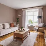 Nyaraló Heathmere- Lovely Views, Free Parking, Pet Friendly