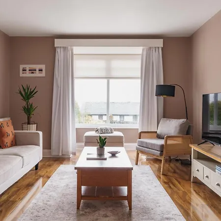 Heathmere- Lovely Views, Free Parking, Pet Friendly
