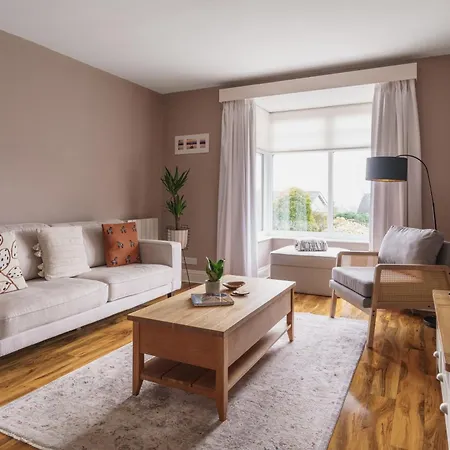 Holiday home Heathmere- Lovely Views, Free Parking, Pet Friendly