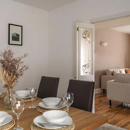 Heathmere- Lovely Views, Free Parking, Pet Friendly Windermere