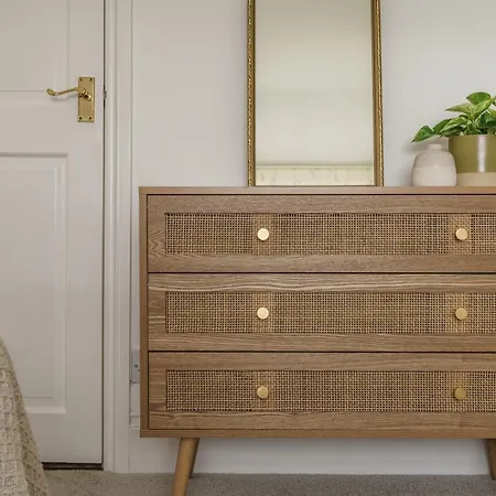 Heathmere- Lovely Views, Free Parking, Pet Friendly