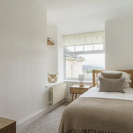 Heathmere- Lovely Views, Free Parking, Pet Friendly * Windermere